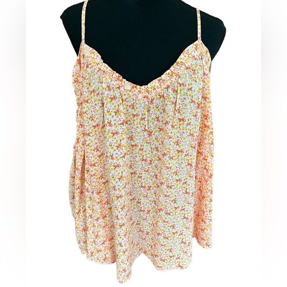 Old Navy Tops - New with tags Old Navy spaghetti strap floral top size XL